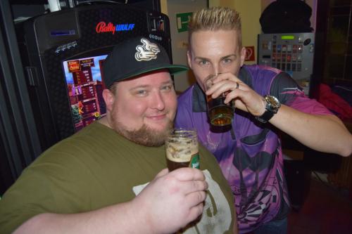 Steini und Manu bei der Doppingkontrolle