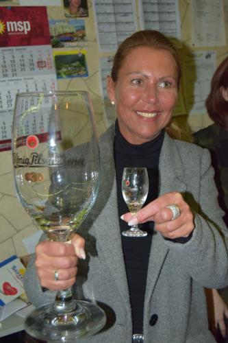 Karina hatte durst und trank auf EX